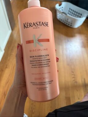 Kérastase Discipline Bain Fluidealiste Shampoo - Peach Pink Bottle